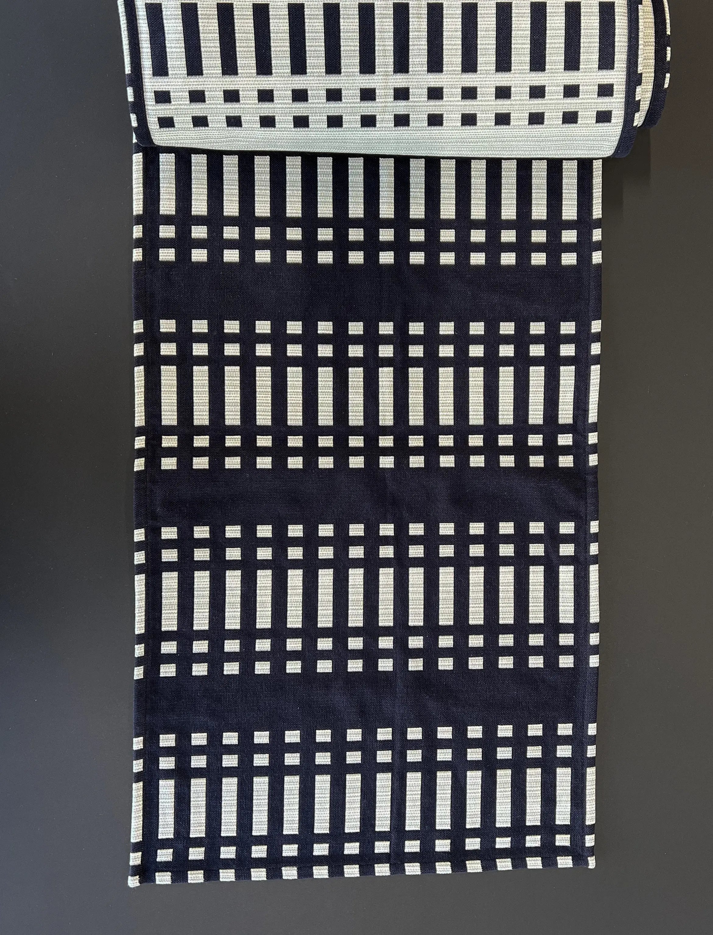 Johanna Gullichsen Nereus kaitaliina musta Johanna Gullichsen