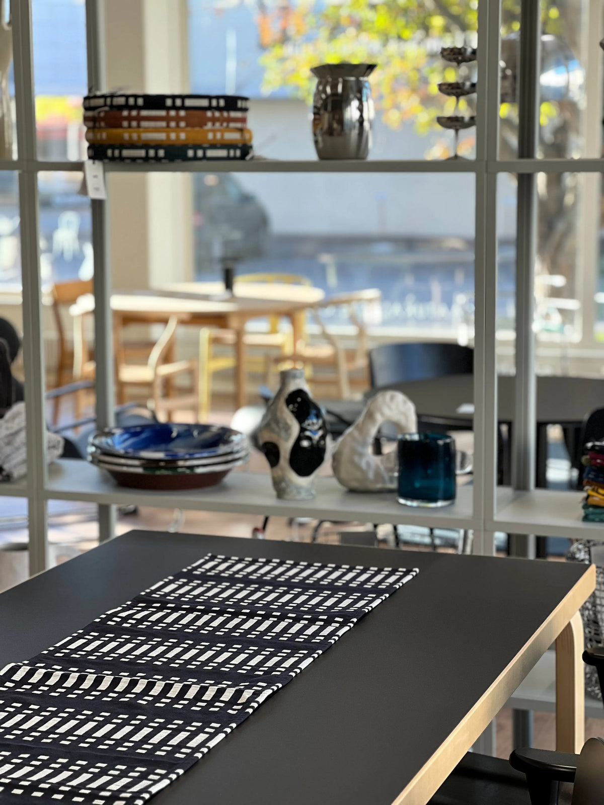 Johanna Gullichsen Nereus kaitaliina musta Johanna Gullichsen