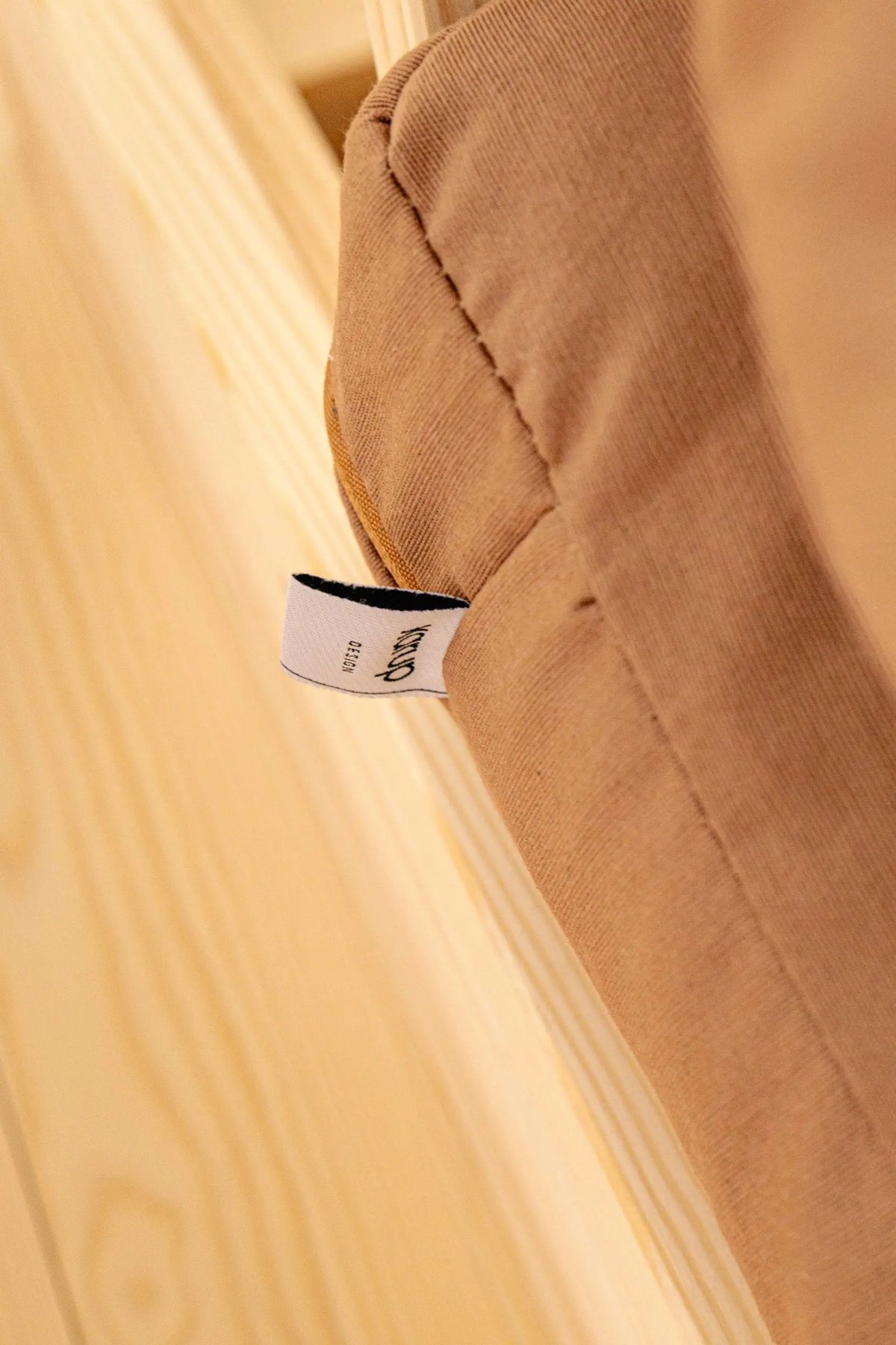 Karup Design Flip 140x200 vuodesohva mänty/savenruskea Karup Design