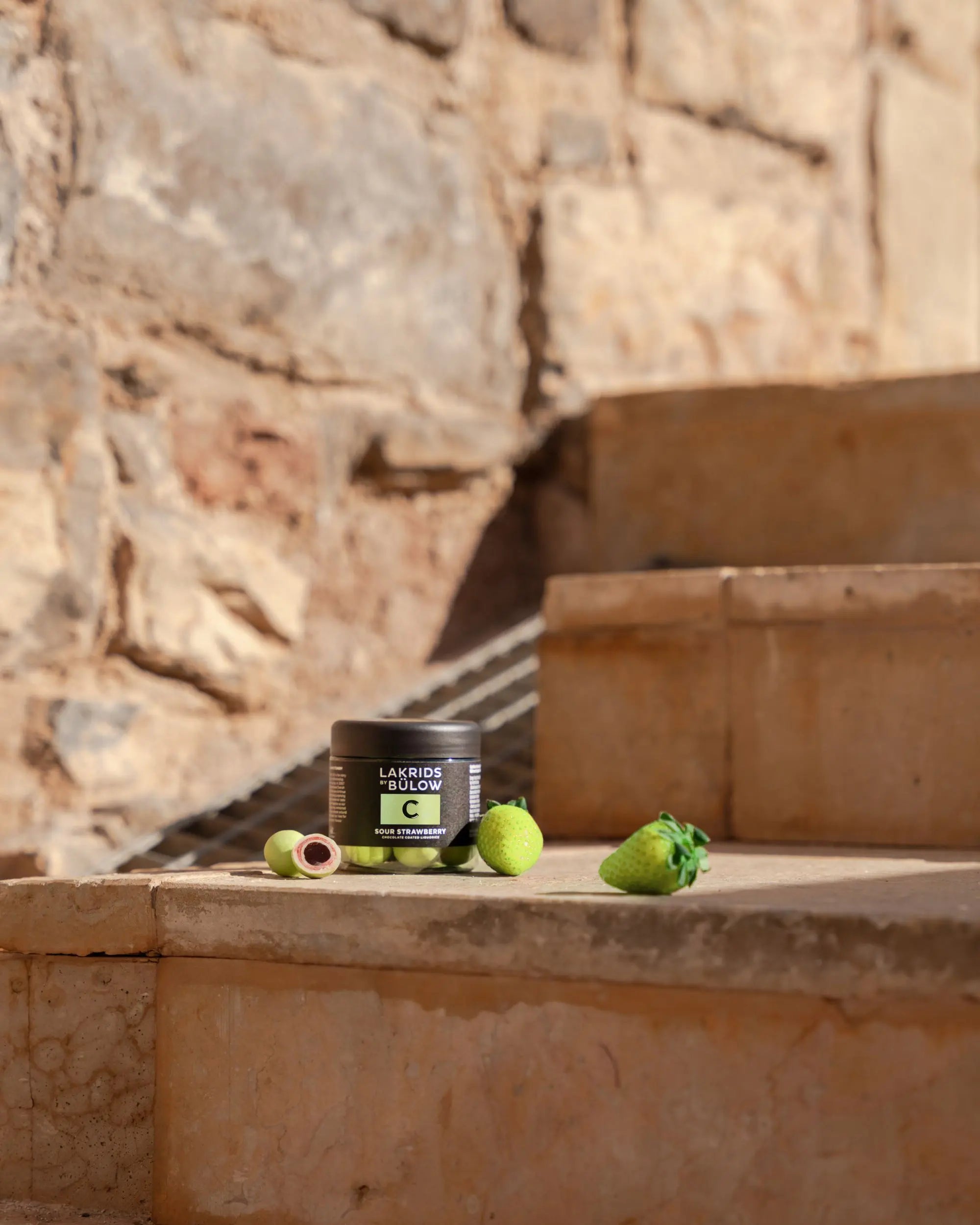 Lakrids by Bülow C - Sour Strawberry lakritsipurkki pieni Lakrids by Bülow