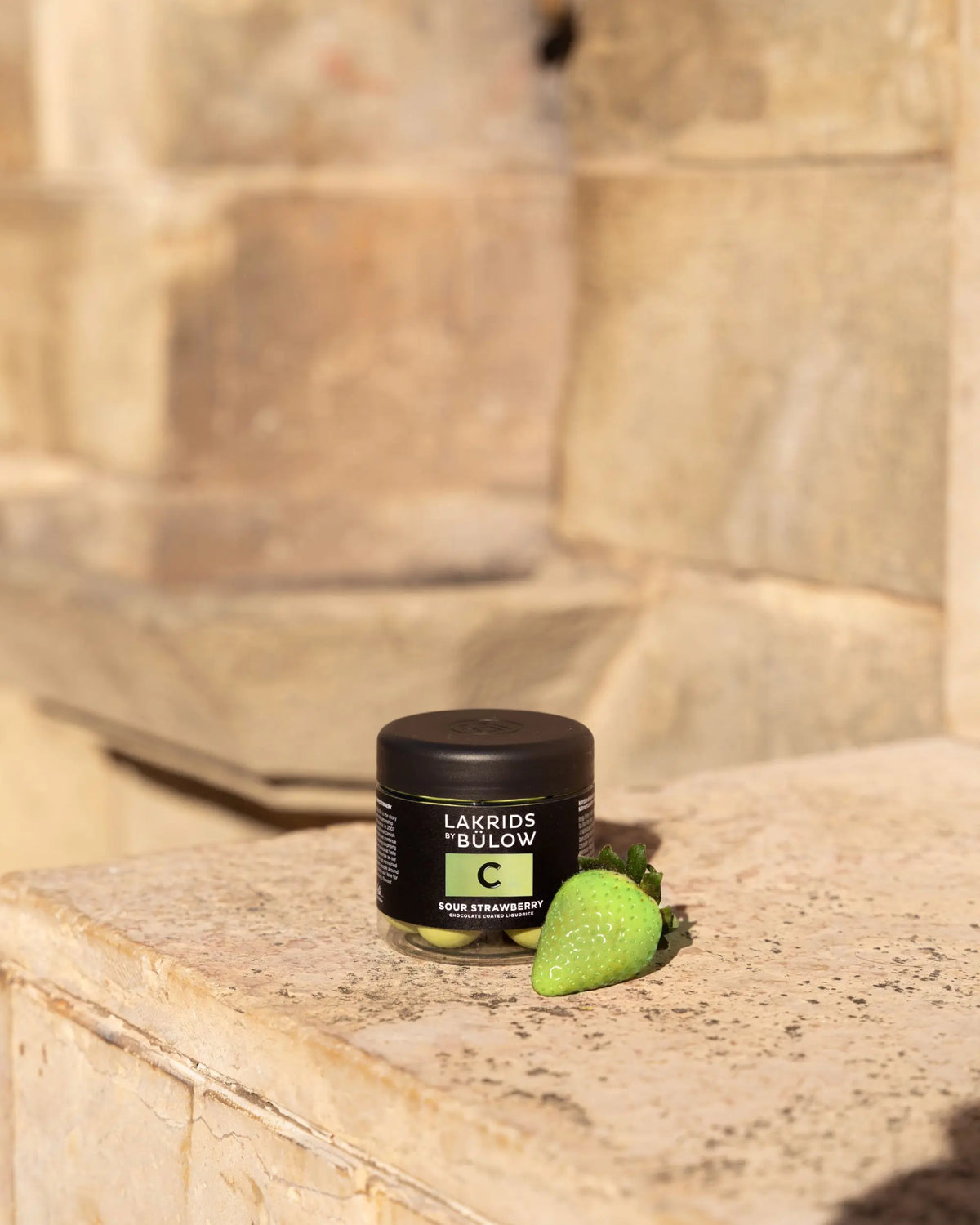 Lakrids by Bülow C - Sour Strawberry lakritsipurkki pieni Lakrids by Bülow