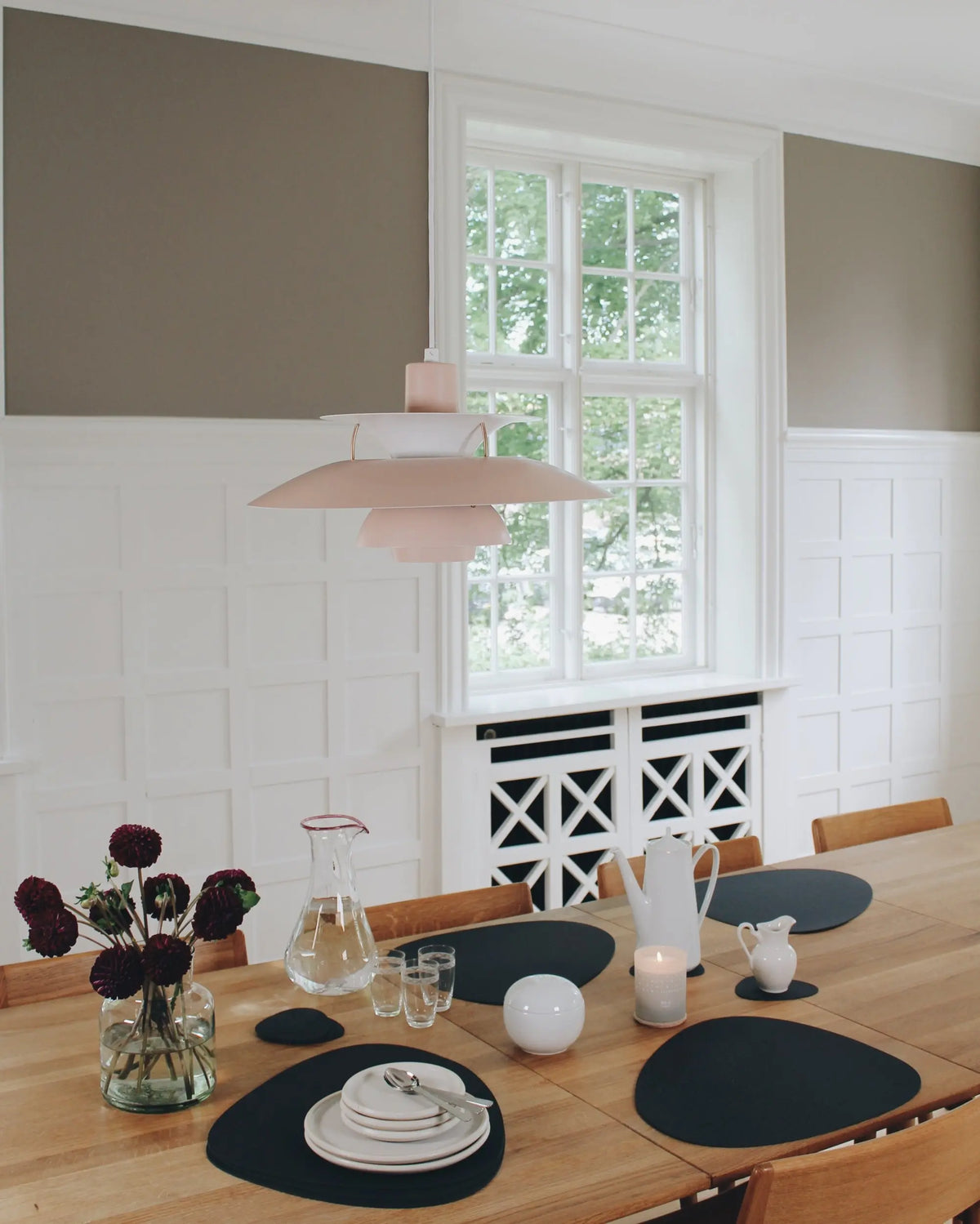 Lind DNA Curve L pöytätabletti musta Lind DNA