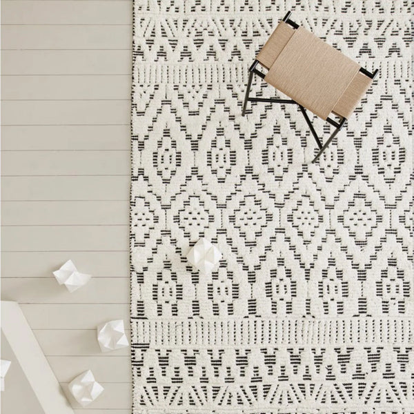 Linie Design Zelbio matto 170x240 musta/valkoinen - Laatukaluste