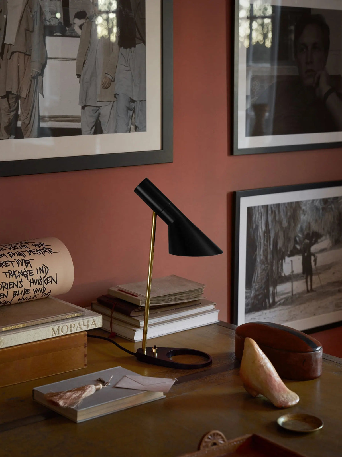 Louis Poulsen AJ Mini pöytävalaisin musta/messinki Louis Poulsen