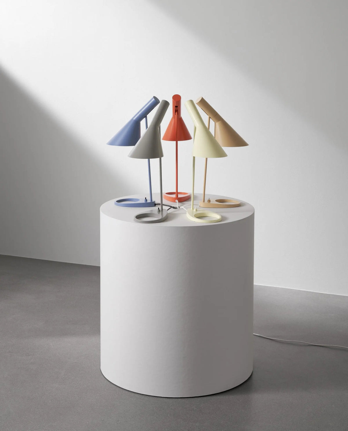 Louis Poulsen AJ Mini pöytävalaisin oranssi Louis Poulsen