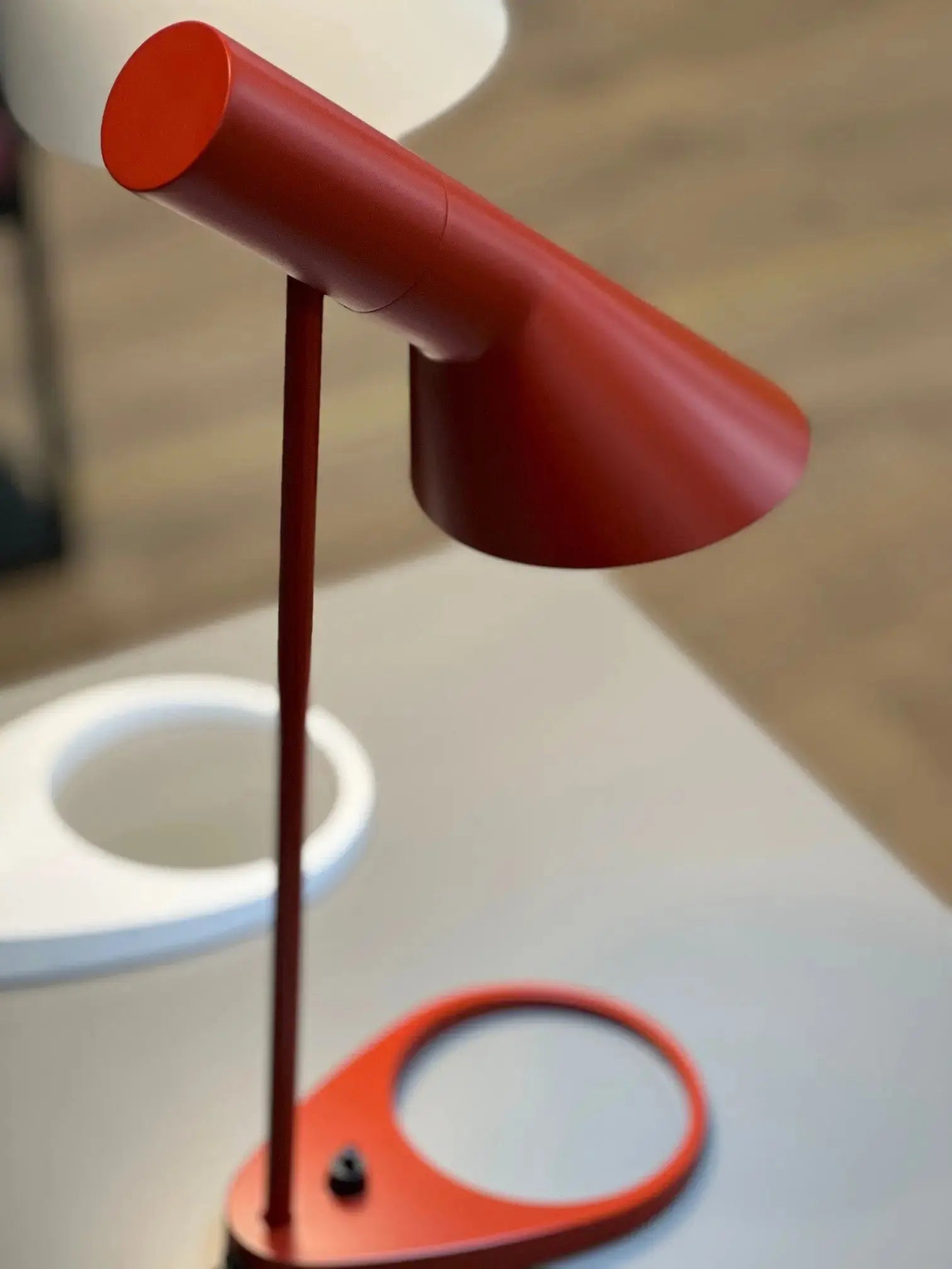 Louis Poulsen AJ Mini pöytävalaisin ruosteenpunainen (Myymälämalli) Louis Poulsen