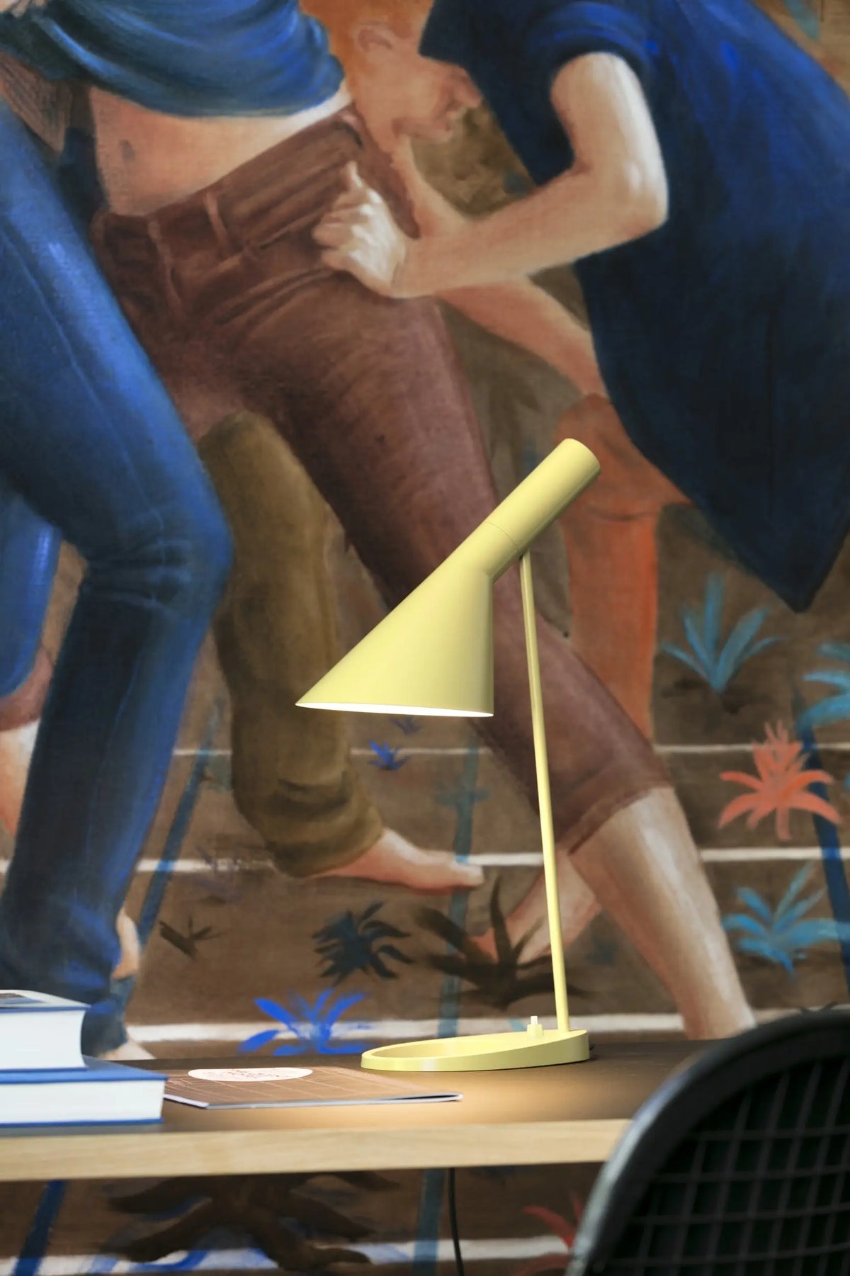 Louis Poulsen AJ Mini pöytävalaisin vaaleankeltainen Louis Poulsen