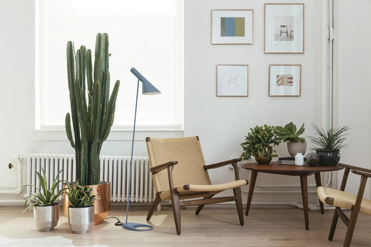 Louis Poulsen AJ lattiavalaisin haaleansininen Louis Poulsen