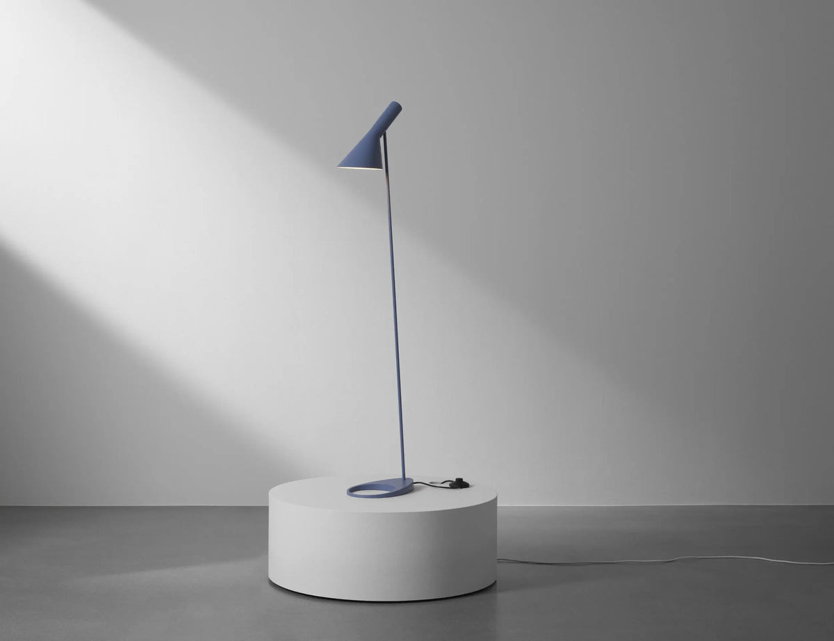 Louis Poulsen AJ lattiavalaisin haaleansininen Louis Poulsen