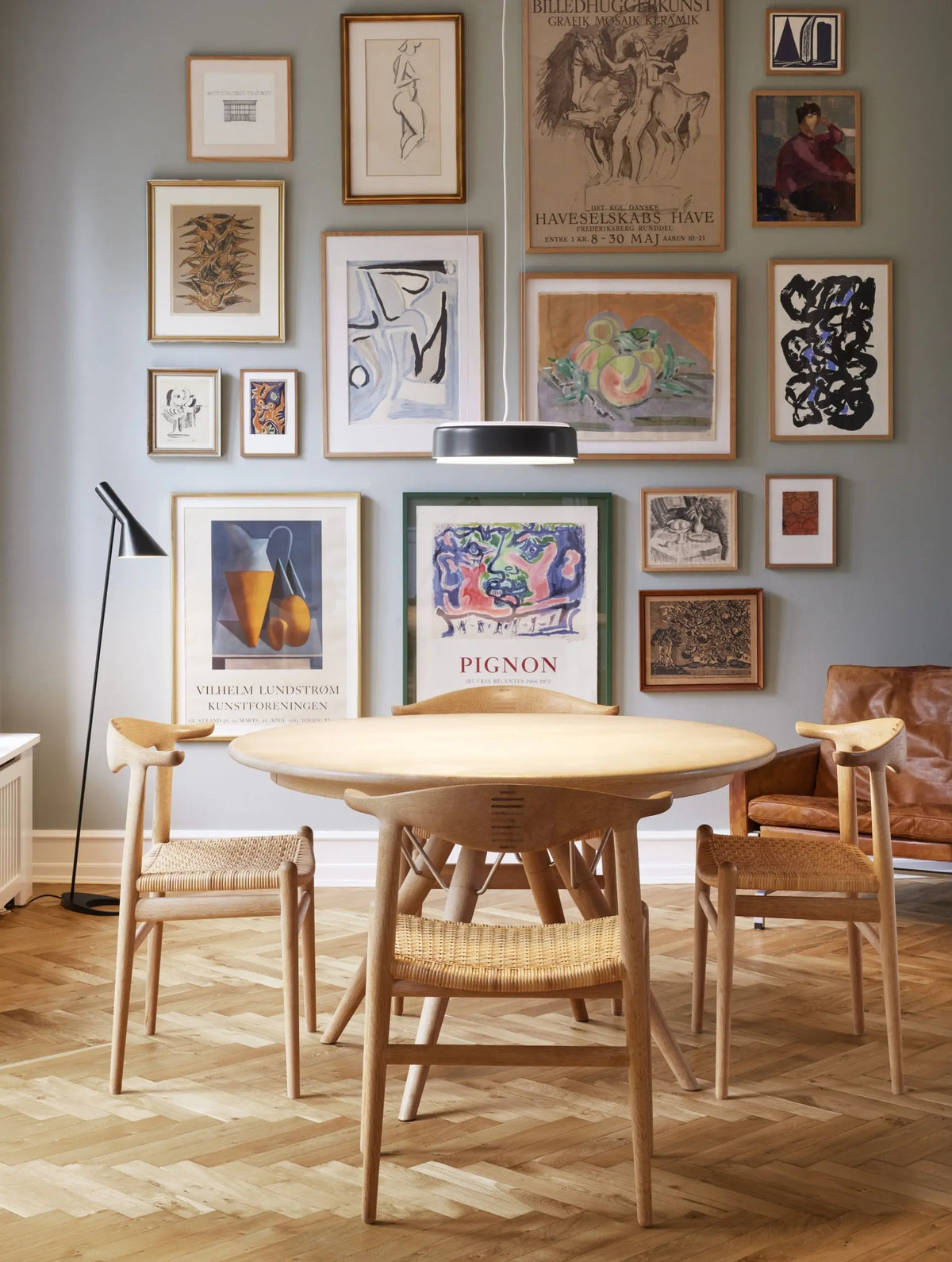 Louis Poulsen AJ lattiavalaisin musta Louis Poulsen