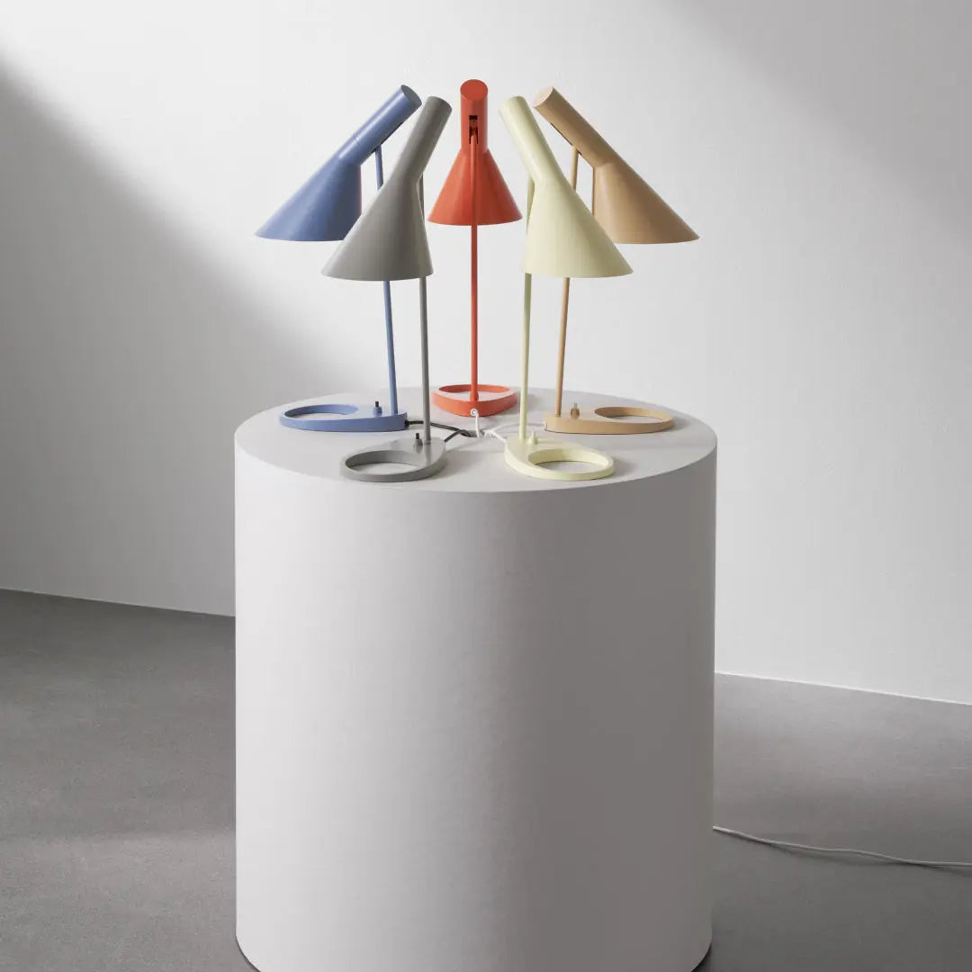 Louis Poulsen AJ pöytävalaisin lämmin harmaa Louis Poulsen