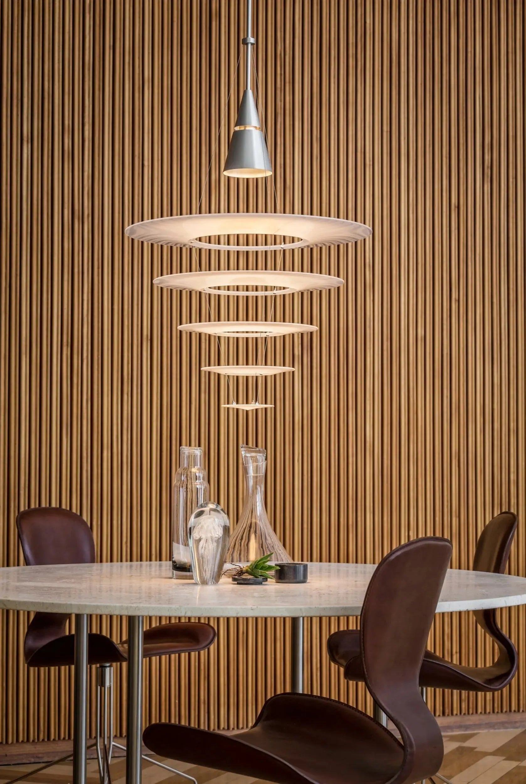 Louis Poulsen Enigma 545 valaisin musta Louis Poulsen