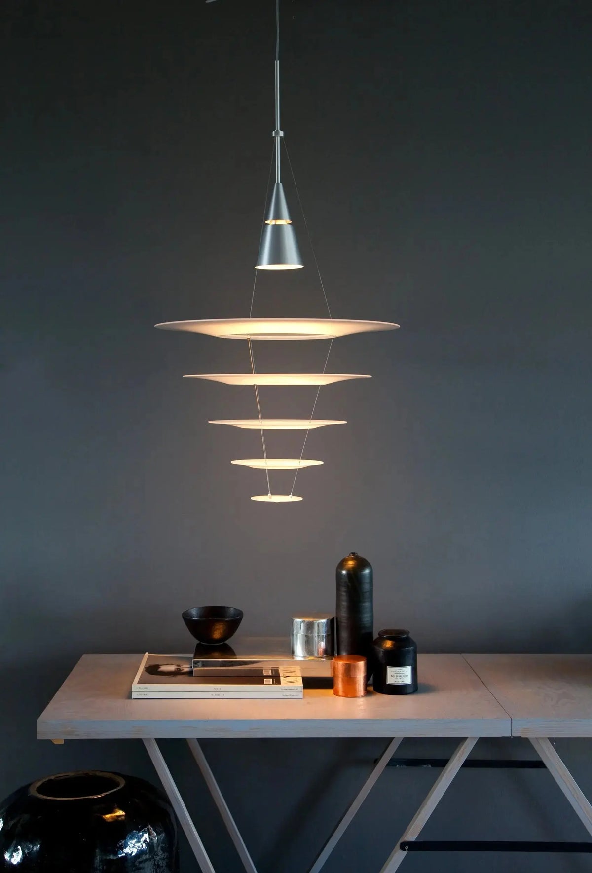 Louis Poulsen Enigma 545 valaisin musta Louis Poulsen