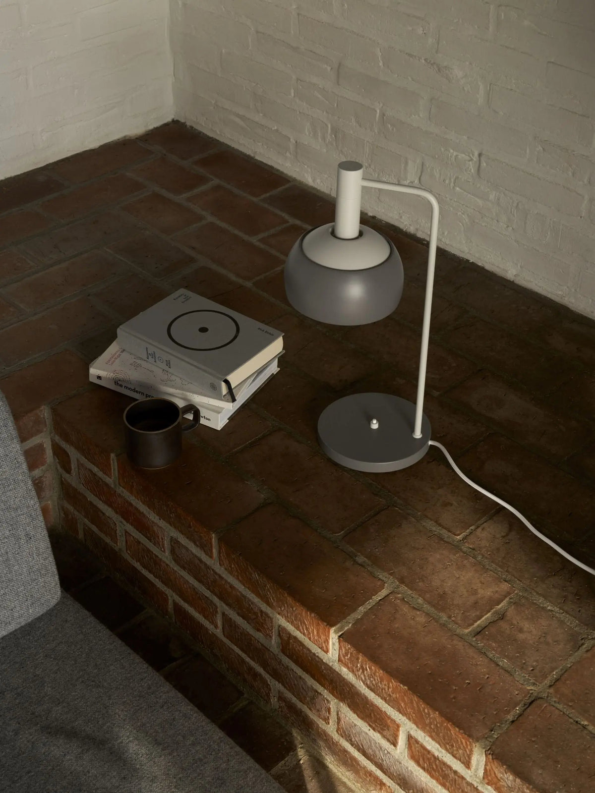 Louis Poulsen FJ Elements pöytävalaisin harmaa Louis Poulsen