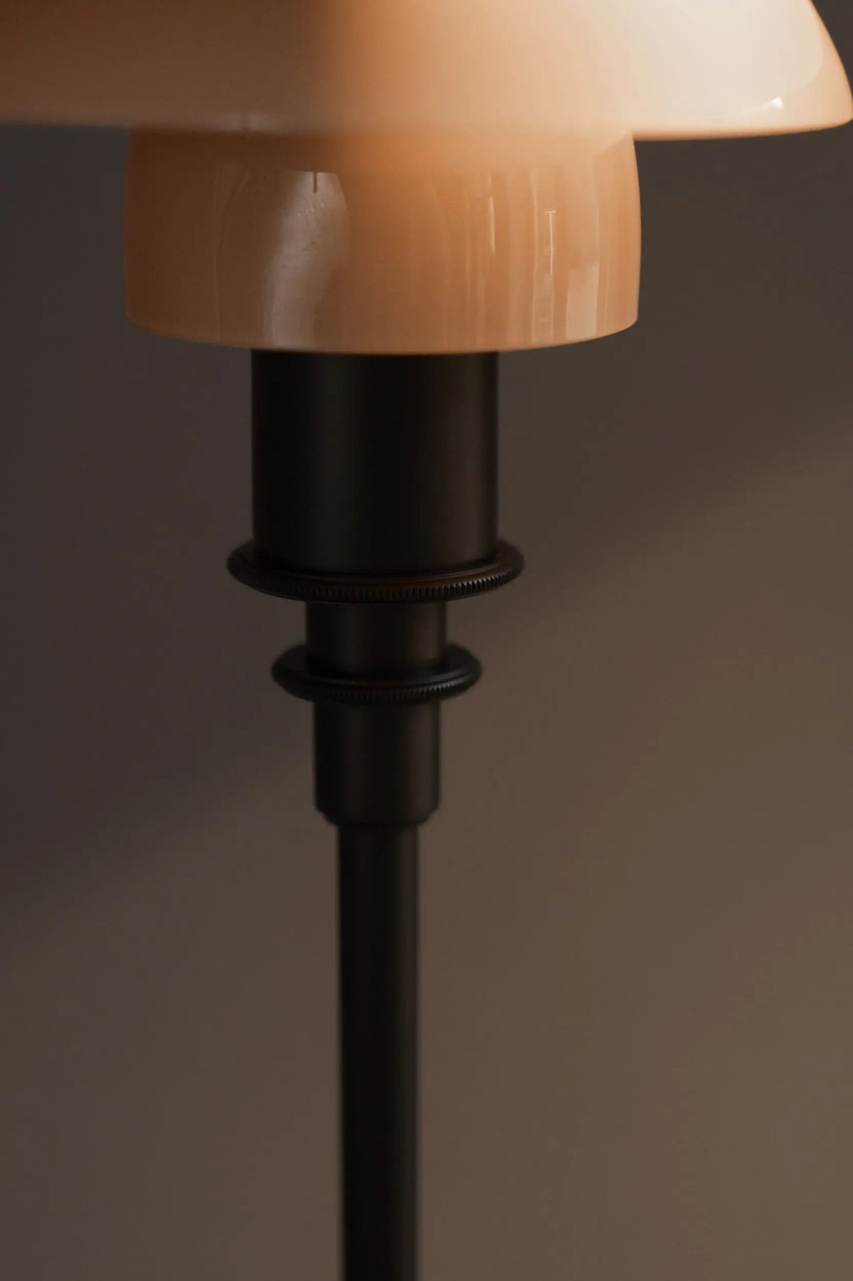 Louis Poulsen PH 3/2 Limited Edition 2025 pöytävalaisin terrakotta Louis Poulsen