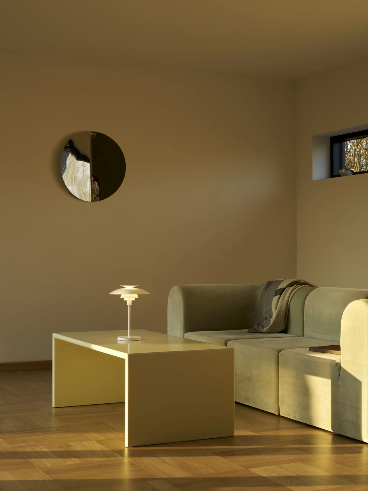 Louis Poulsen PH 80 Portable pöytävalaisin valkoinen Louis Poulsen