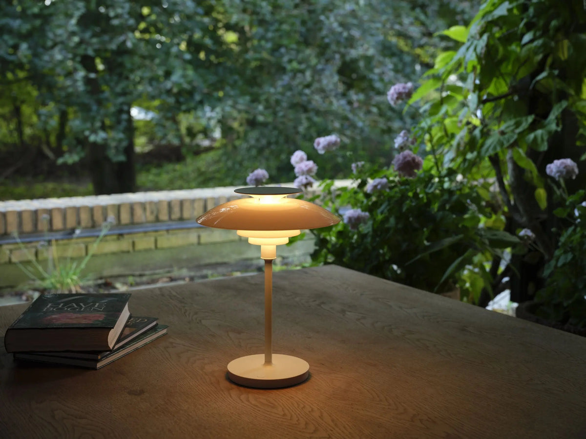 Louis Poulsen PH 80 Portable pöytävalaisin valkoinen Louis Poulsen