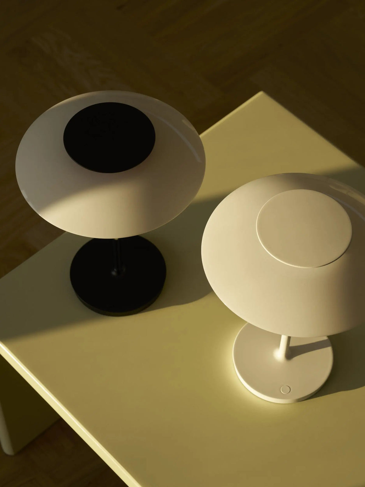 Louis Poulsen PH 80 Portable pöytävalaisin valkoinen/kromi Louis Poulsen