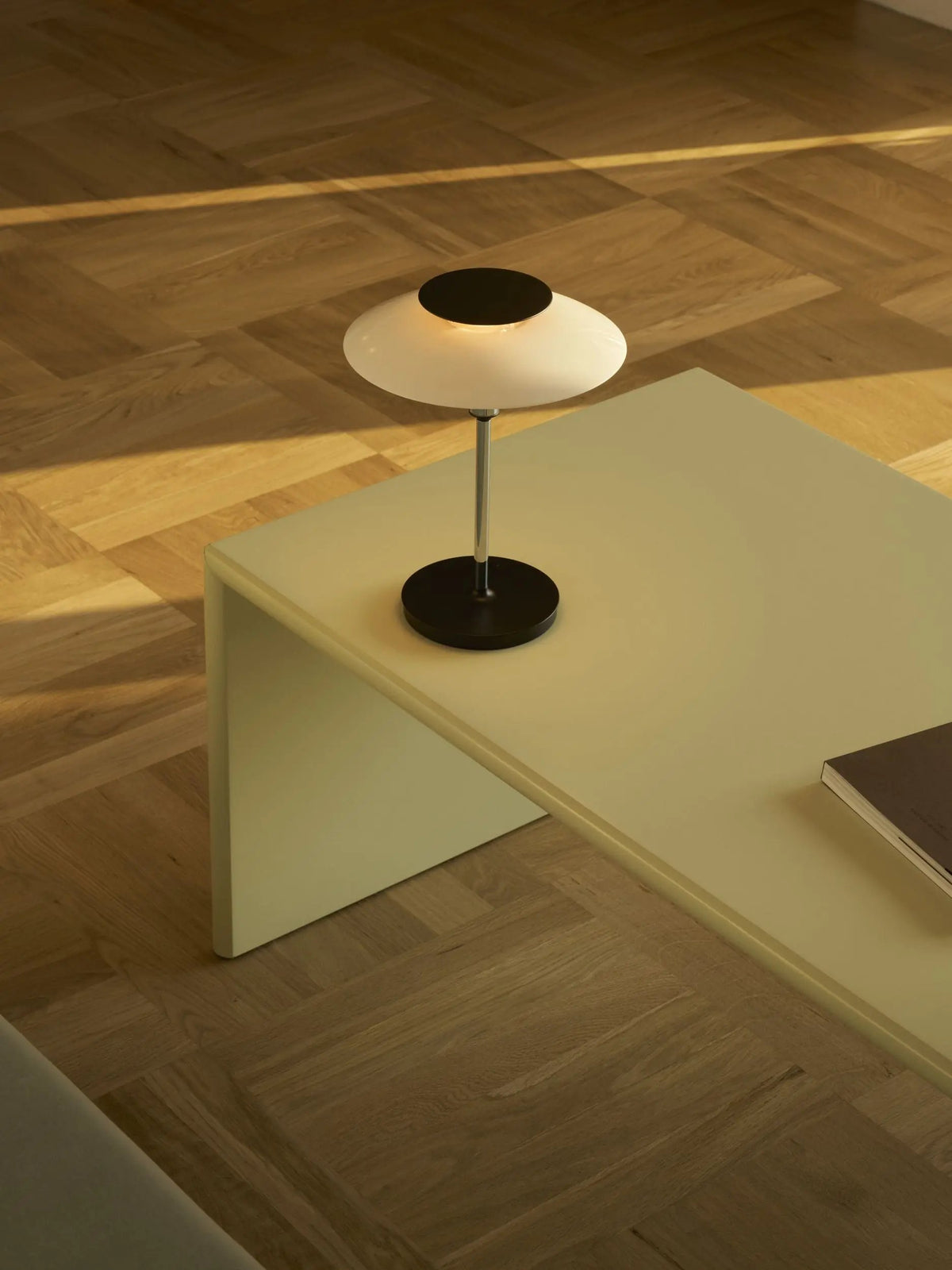 Louis Poulsen PH 80 Portable pöytävalaisin valkoinen/kromi Louis Poulsen