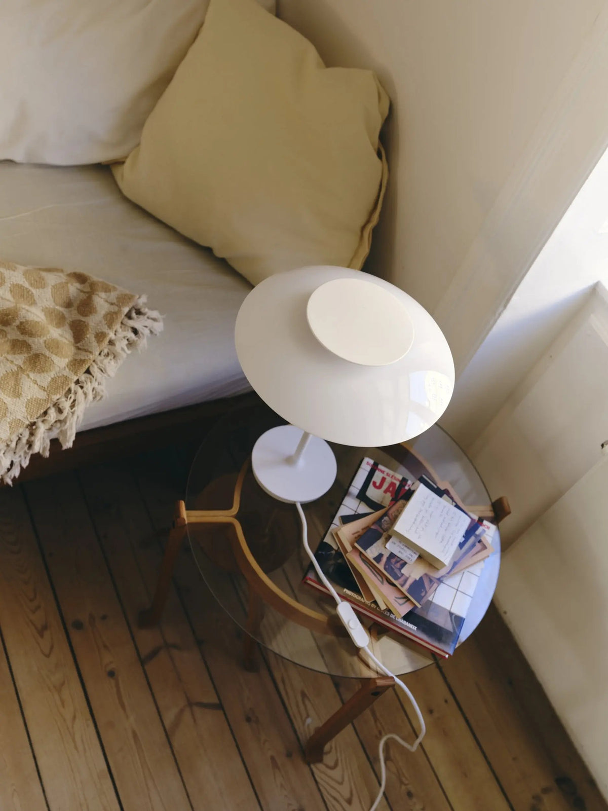 Louis Poulsen PH 80 pöytävalaisin valkoinen Louis Poulsen