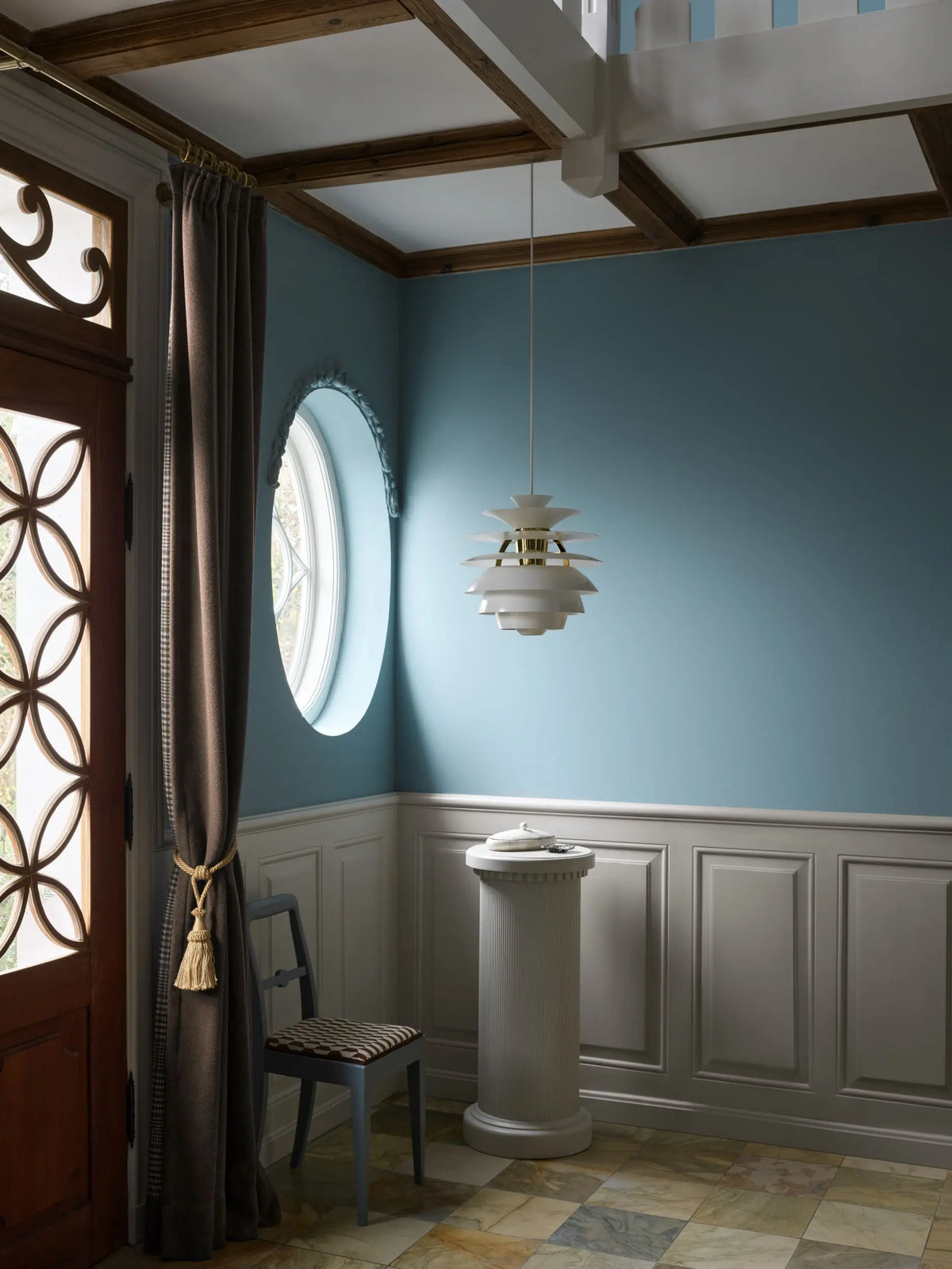 Louis Poulsen PH Snowball riippuvalaisin pehmeä valkoinen/messinki Louis Poulsen