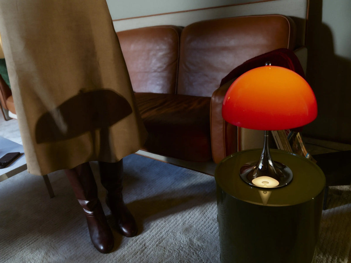 Louis Poulsen Panthella 250 Portable pöytävalaisin Original opal red Louis Poulsen