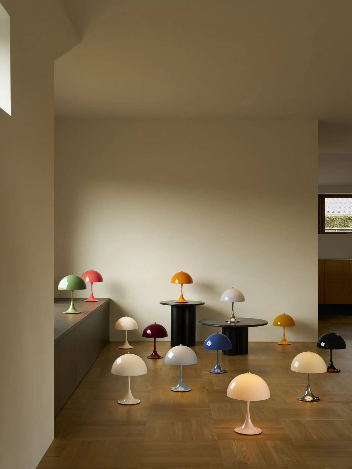 Louis Poulsen Panthella 250 Portable pöytävalaisin beige Louis Poulsen