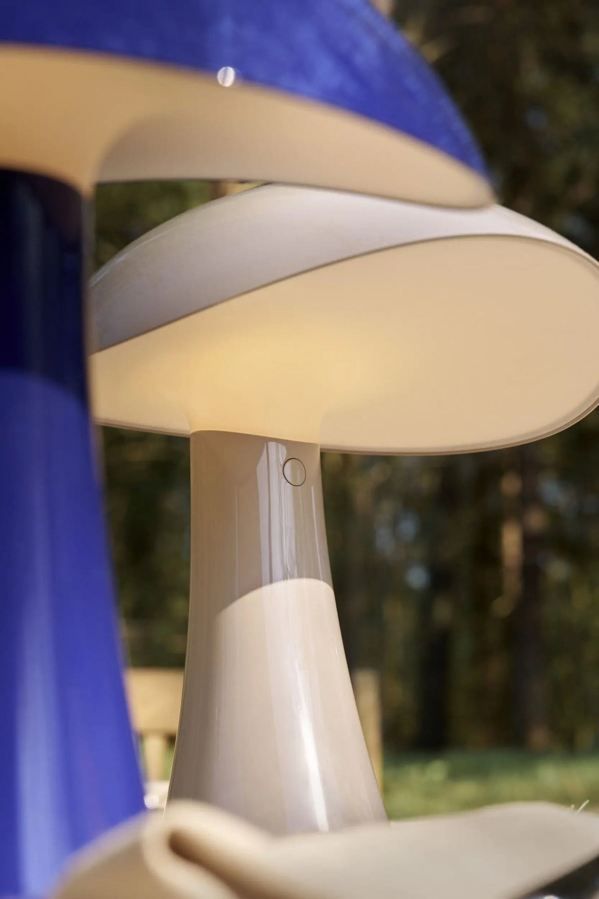 Louis Poulsen Rumee Portable pöytävalaisin harmaa Louis Poulsen