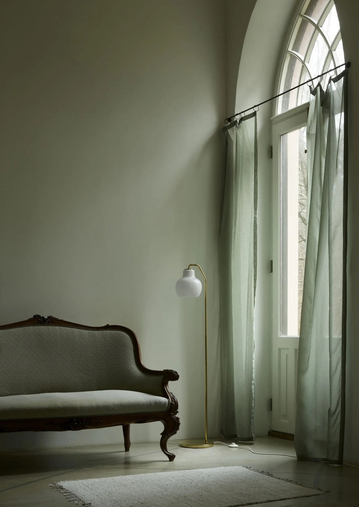 Louis Poulsen VL Ring Crown lattiavalaisin Louis Poulsen