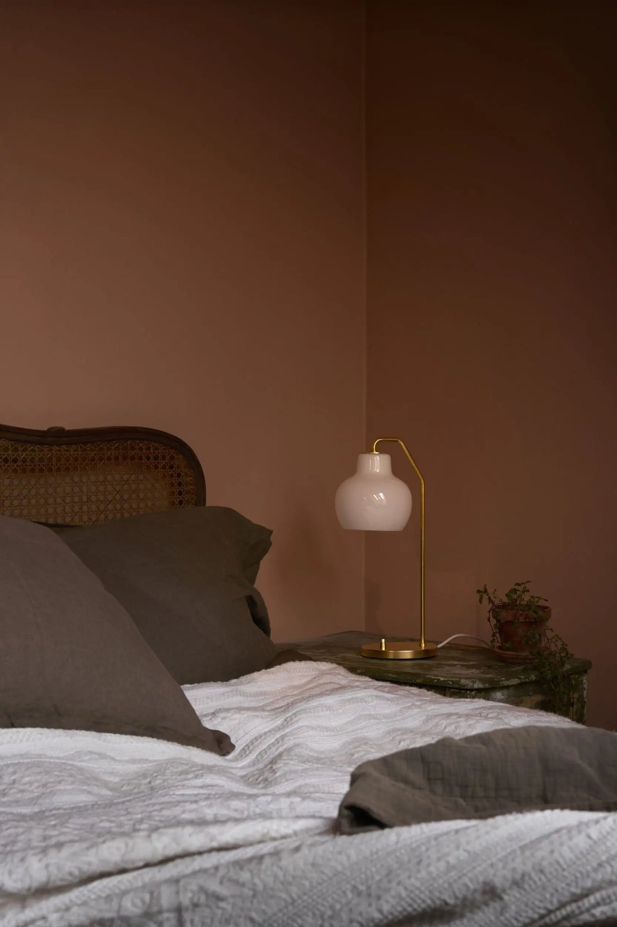 Louis Poulsen VL Ring Crown pöytävalaisin Louis Poulsen