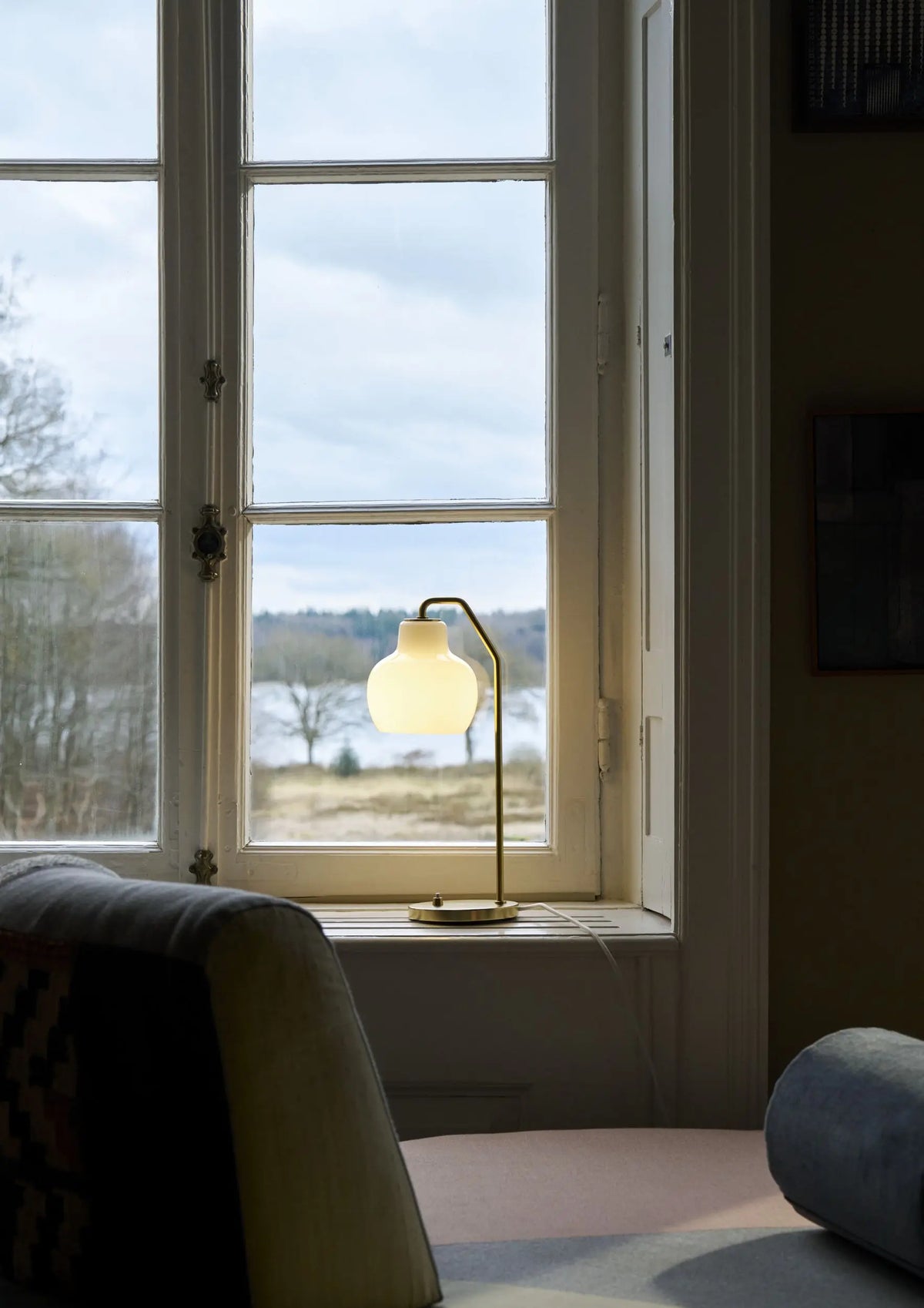 Louis Poulsen VL Ring Crown pöytävalaisin Louis Poulsen