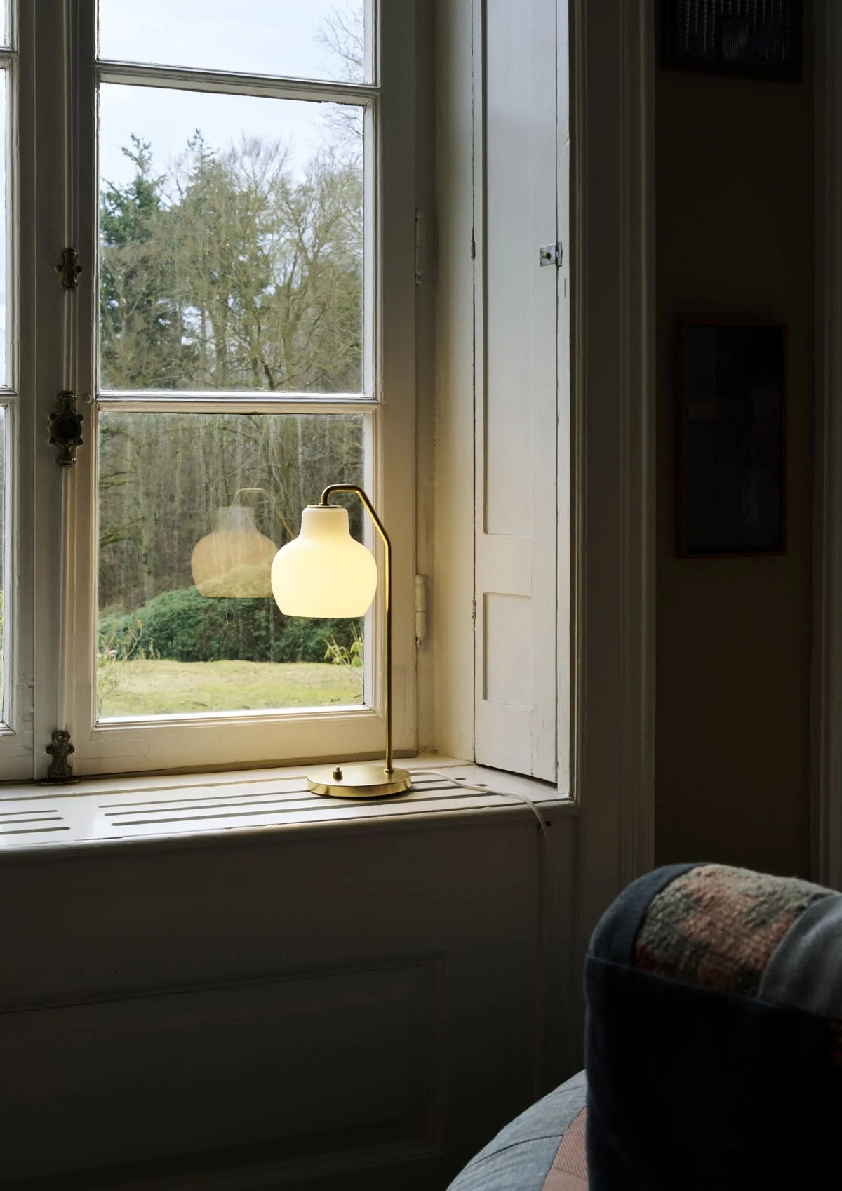 Louis Poulsen VL Ring Crown pöytävalaisin Louis Poulsen