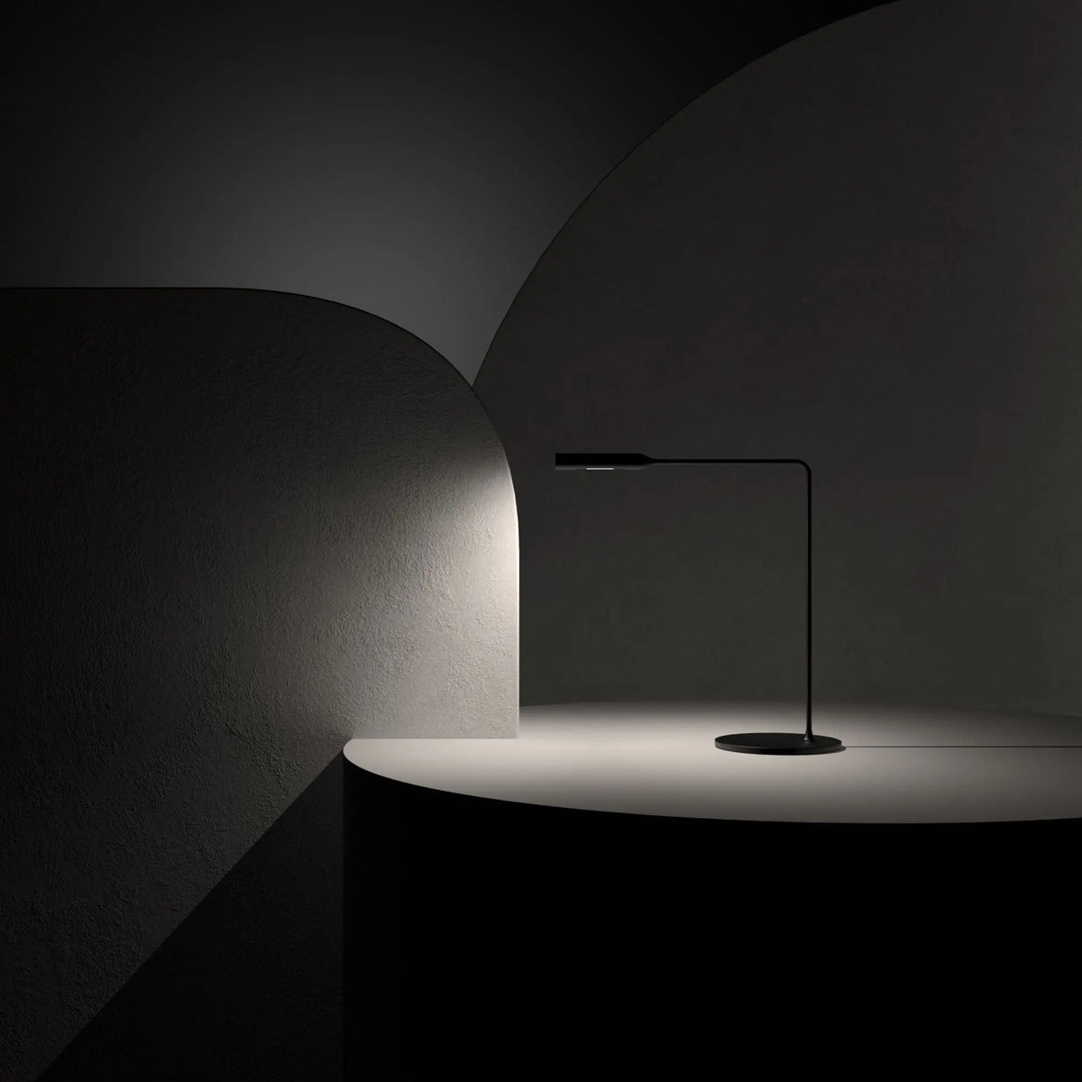 Lumina Flo Desk pöytävalaisin pehmeä musta Lumina
