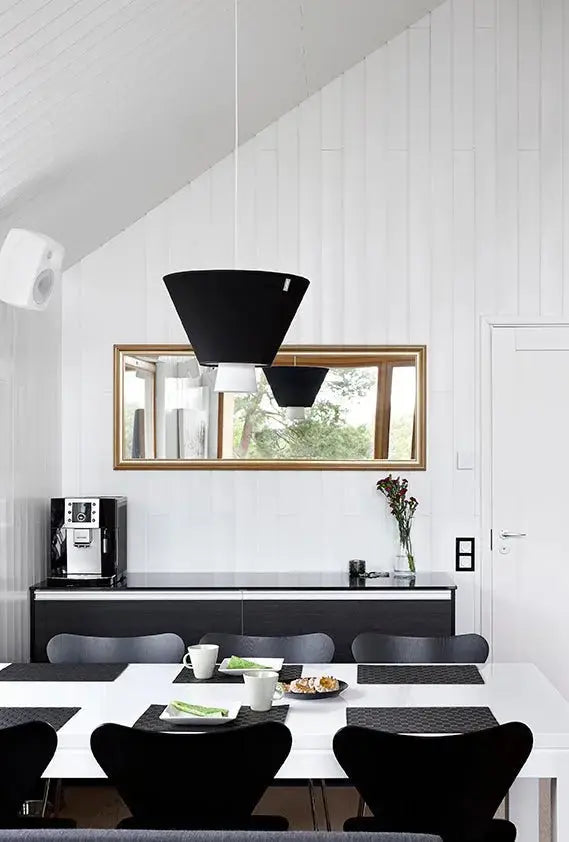 Lundia Hehku kattovalaisin musta - Laatukaluste