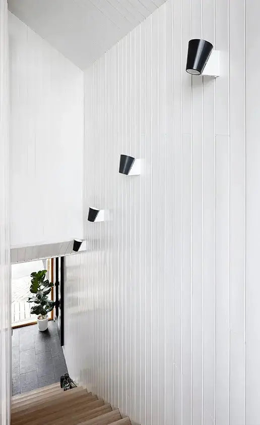 Lundia Liekki seinävalaisin musta - Laatukaluste