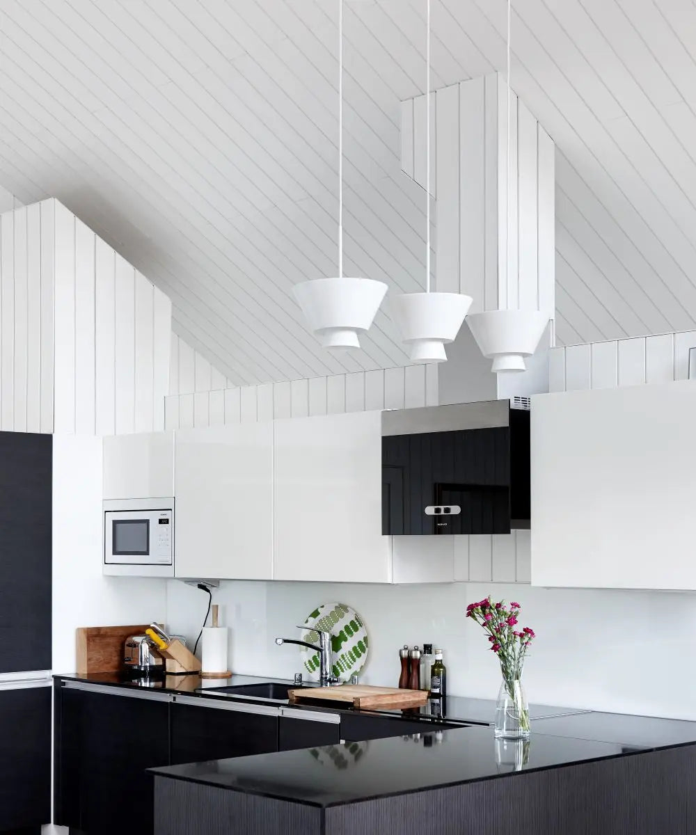 Lundia Loiste kattovalaisin musta Lundia