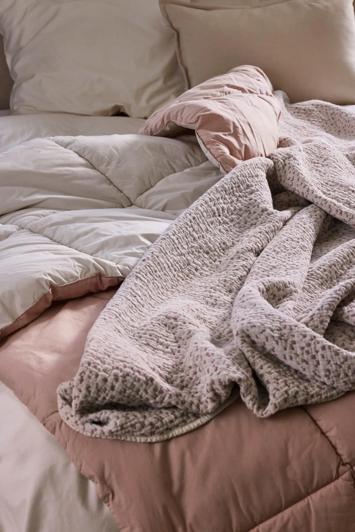 Matri Moona päiväpeitto 160x260 rose powder - Laatukaluste