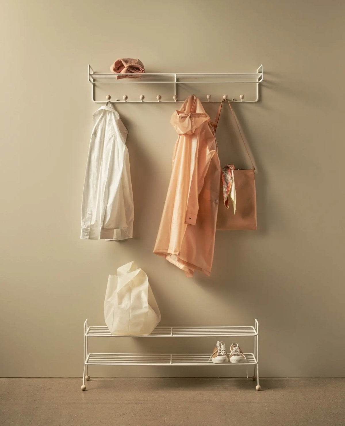 Maze Bill hattuhylly L valkoinen - Laatukaluste