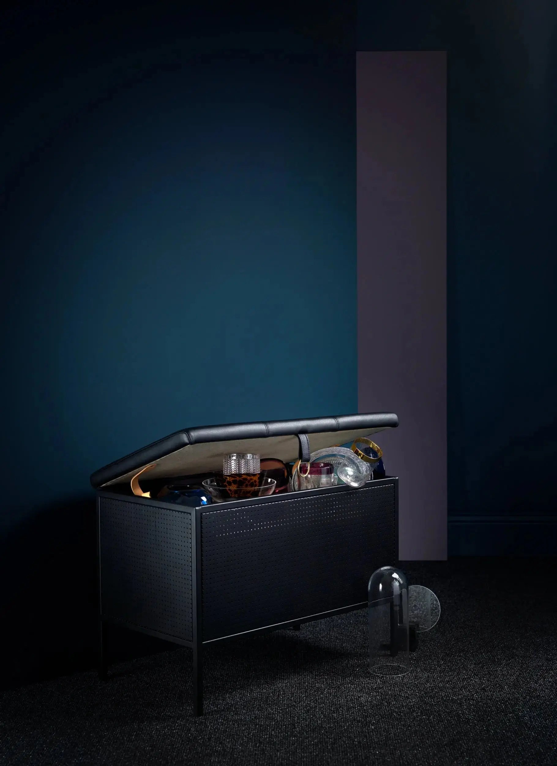 Maze Frank säilytyspenkki musta Maze