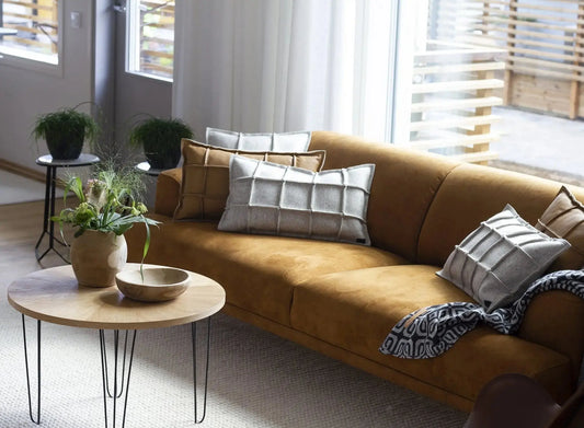 Miiko Väre neliötyyny huopa - Laatukaluste