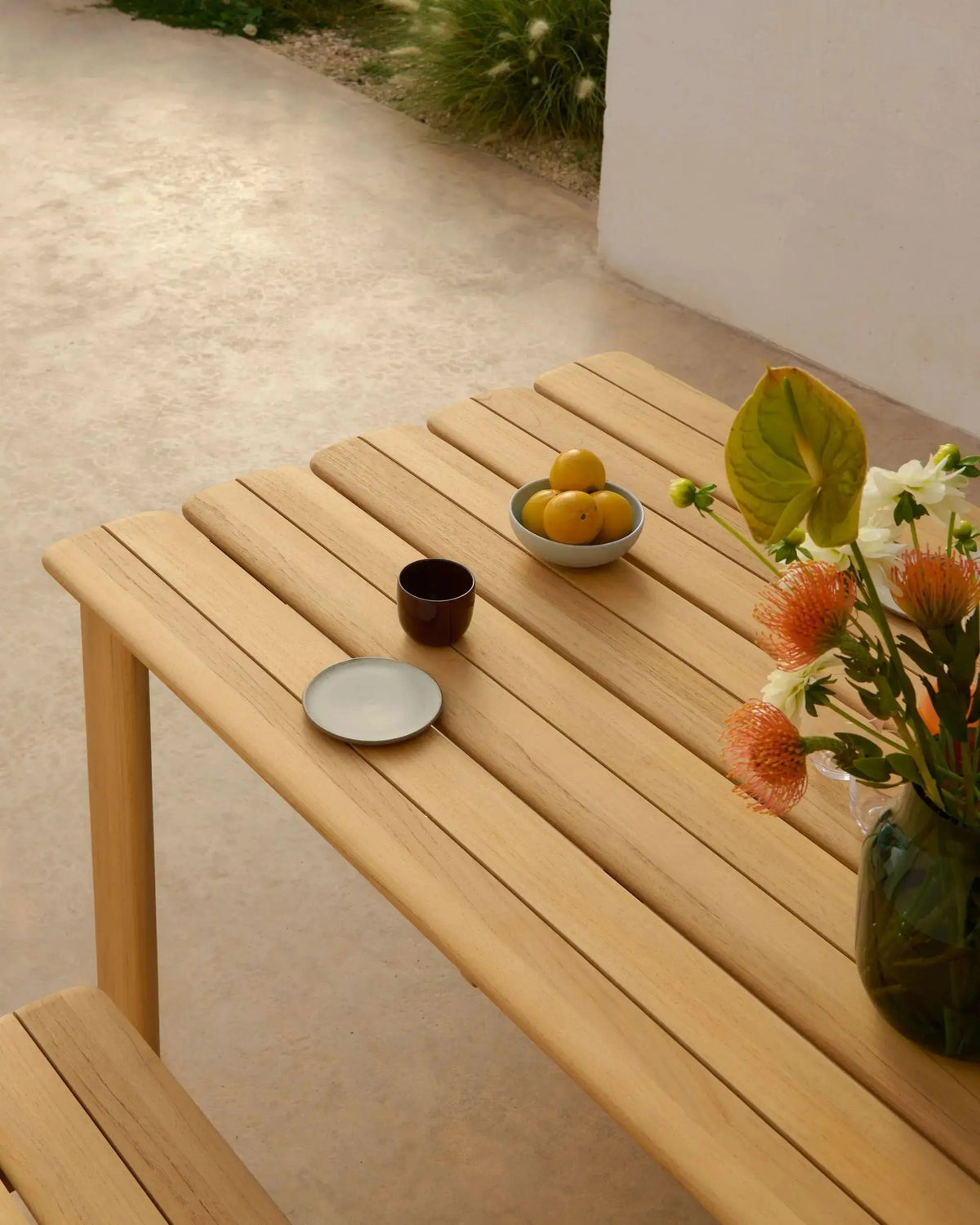 Muuto Assemble pöytä 220x90 tiikki Muuto