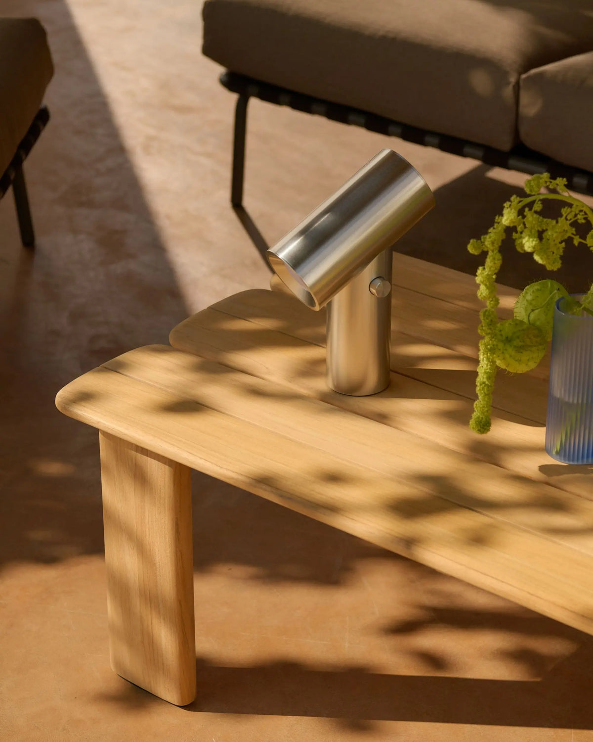 Muuto Assemble sohvapöytä 135x55 tiikki Muuto