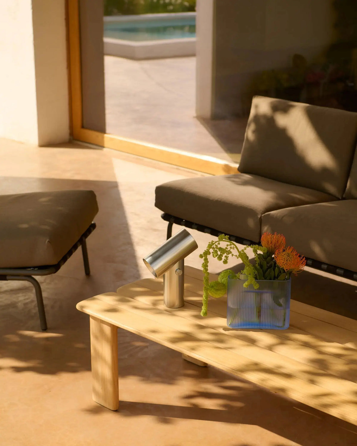 Muuto Assemble sohvapöytä 135x55 tiikki Muuto