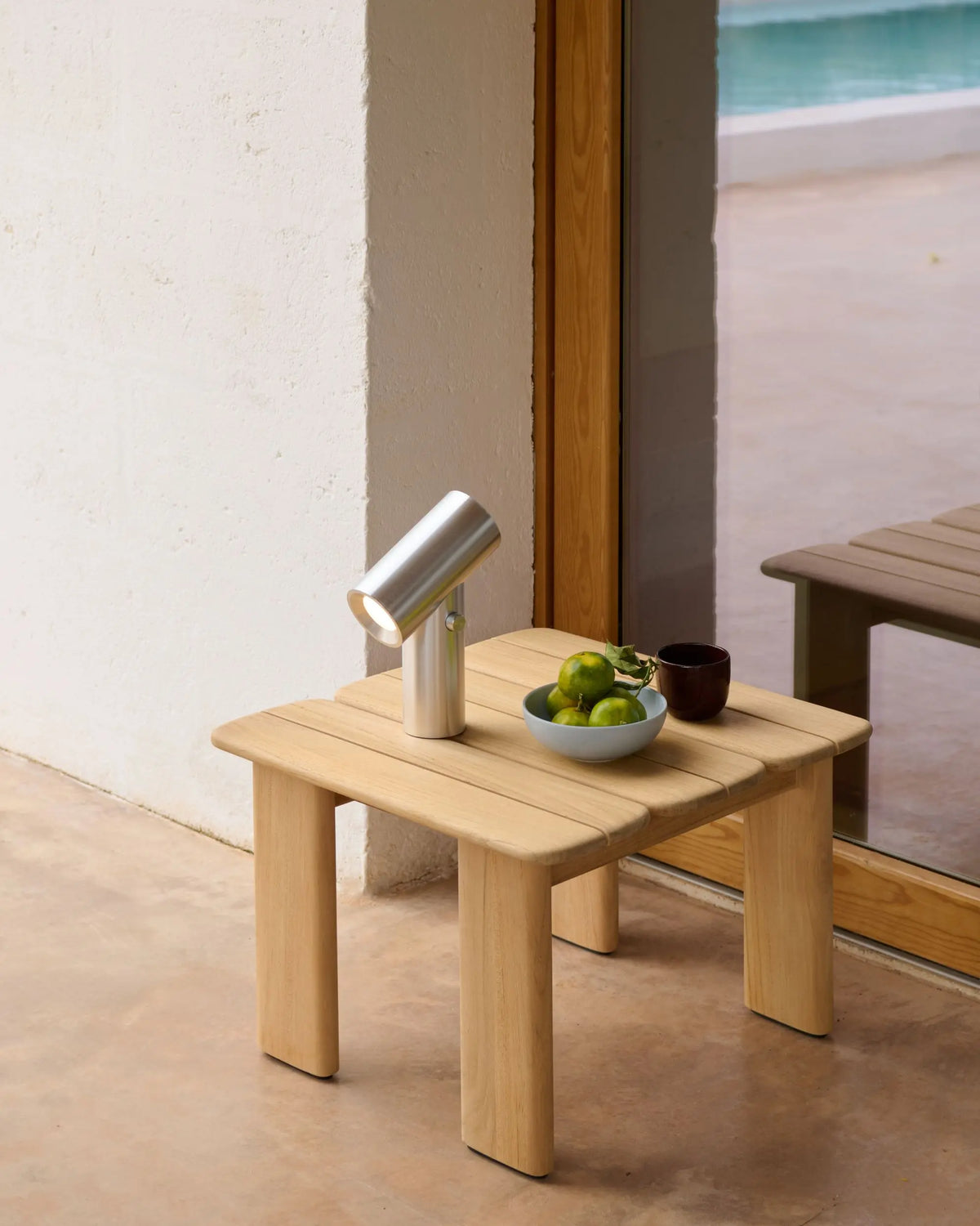 Muuto Assemble sohvapöytä 55x55 tiikki Muuto