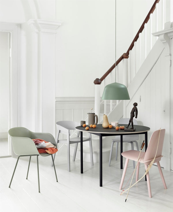 Muuto Base pöytä 110cm musta - Laatukaluste