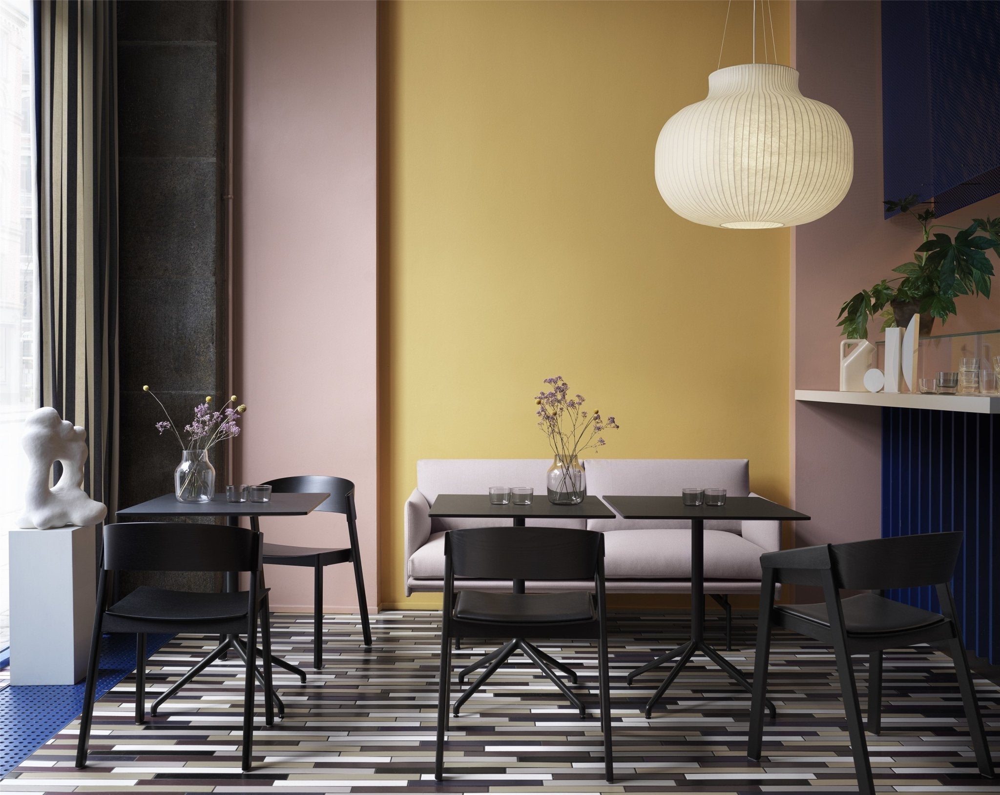 Muuto Cover käsinojatuoli musta - Laatukaluste