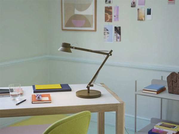 Muuto Dedicate S2 pöytävalaisin ruskeanvihreä Muuto