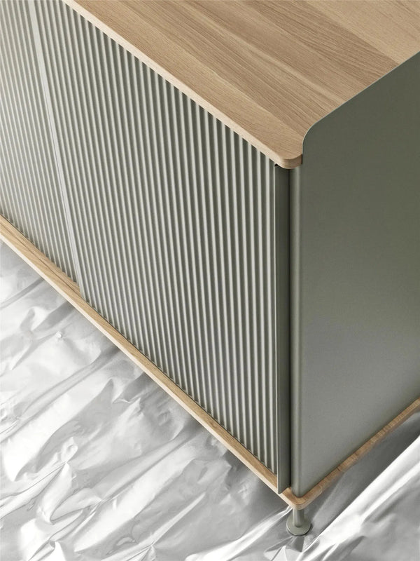 Muuto Enfold senkki 148cm tammi/vihreä Muuto