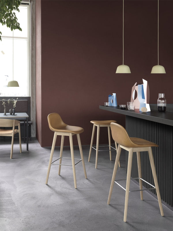 Muuto Fiber baarituoli selkänojalla, tammijalat, konjakki/tammi - Laatukaluste