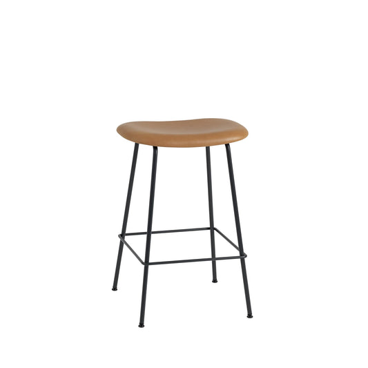 Muuto Fiber baarituoli, teräsjalat, konjakki/musta - Laatukaluste